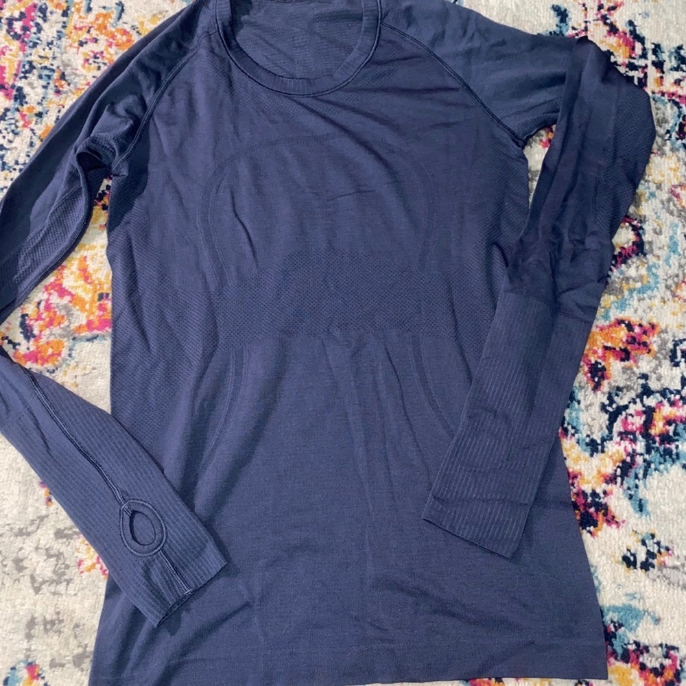 Lululemon swiftly tech long sleeve size 8